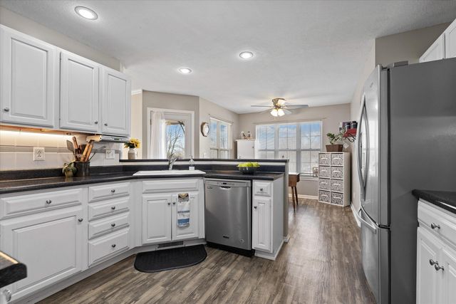 3702 BEDFORD DR, Columbia, MO 65203