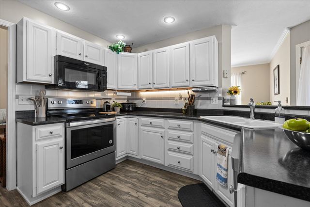 3702 BEDFORD DR, Columbia, MO 65203