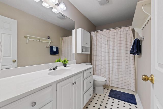 3702 BEDFORD DR, Columbia, MO 65203