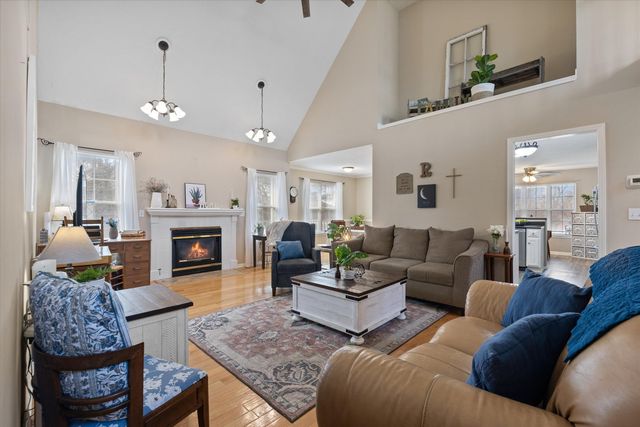 3702 BEDFORD DR, Columbia, MO 65203