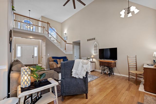 3702 BEDFORD DR, Columbia, MO 65203