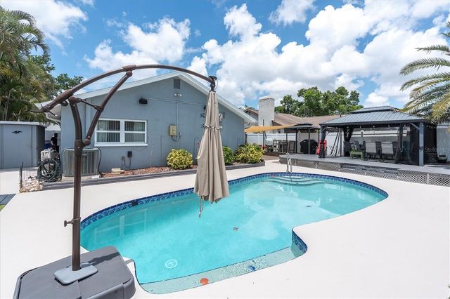 12107 72ND WAY, Largo, FL 33773