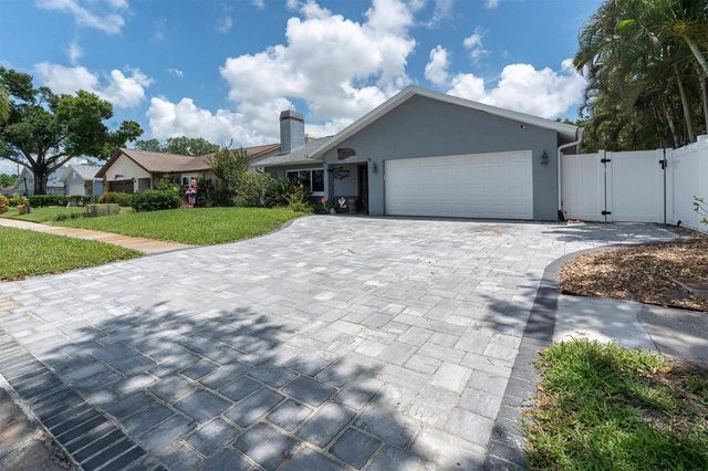 12107 72ND WAY, Largo, FL 33773