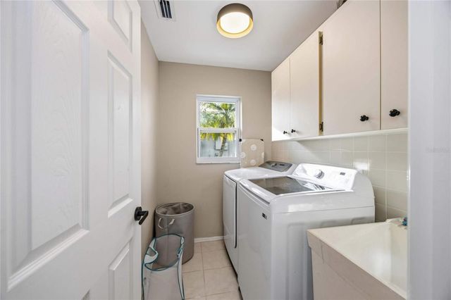 36 BUNKER CIRCLE, Rotonda West, FL 33947