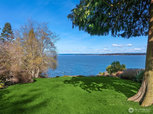 7946 Grand Avenue NE, Bainbridge Island, WA 98110