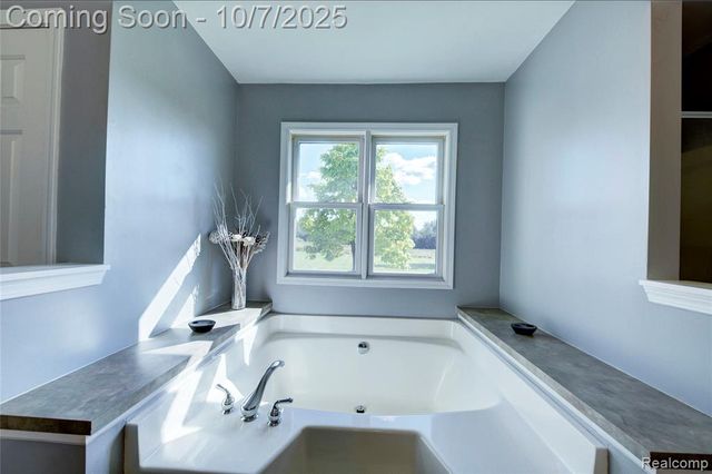 8660 Spicer Road, Brighton, MI 48116