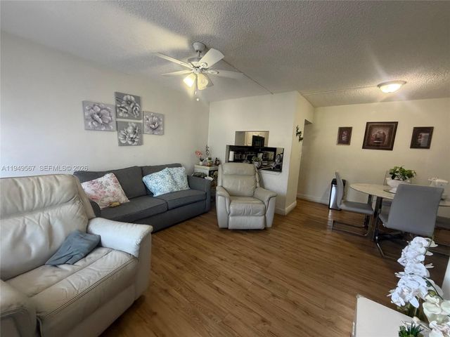 10054 Winding Lake Rd 103, Sunrise, FL 33351