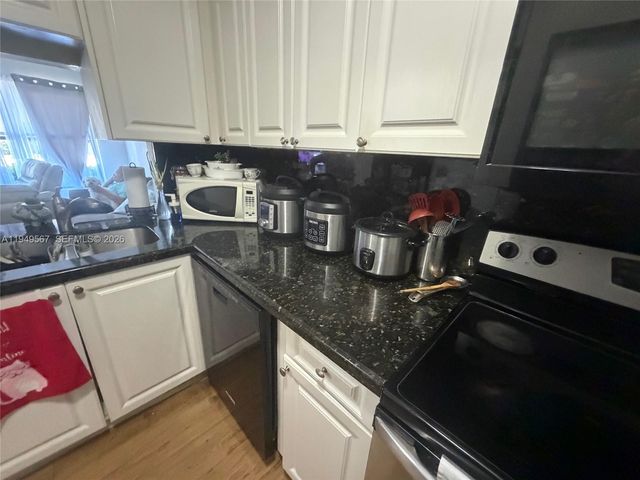 10054 Winding Lake Rd 103, Sunrise, FL 33351