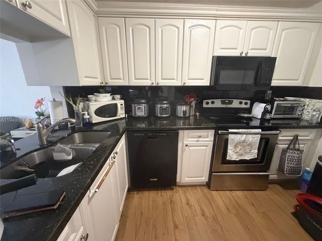 10054 Winding Lake Rd 103, Sunrise, FL 33351