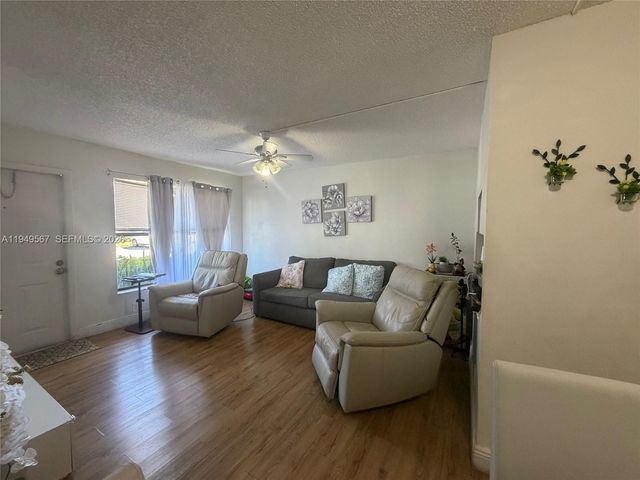 10054 Winding Lake Rd 103, Sunrise, FL 33351