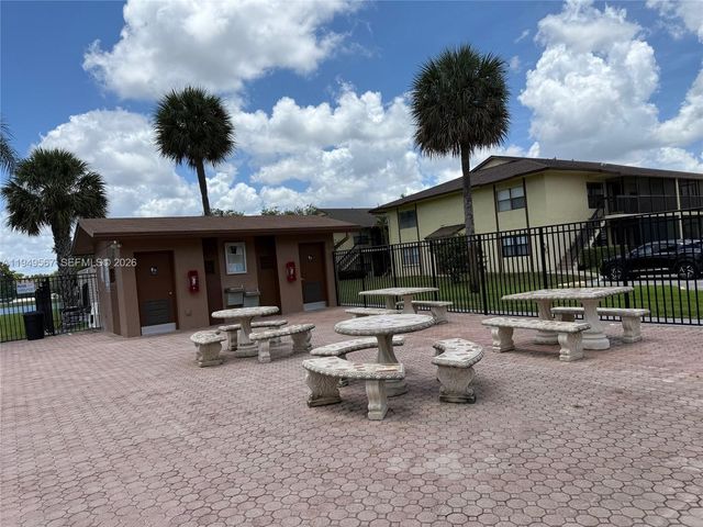 10054 Winding Lake Rd 103, Sunrise, FL 33351