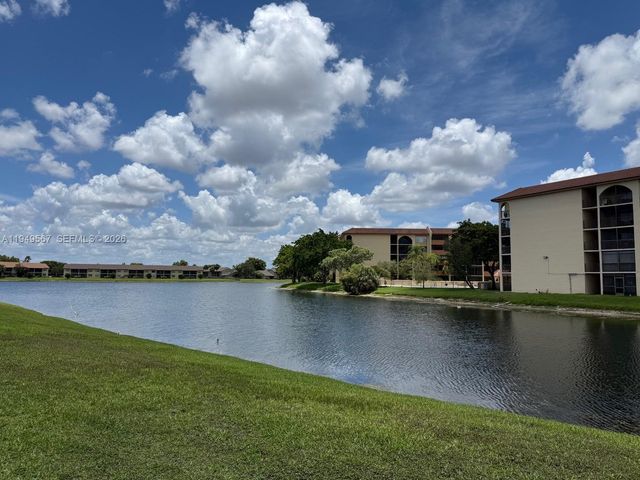 10054 Winding Lake Rd 103, Sunrise, FL 33351