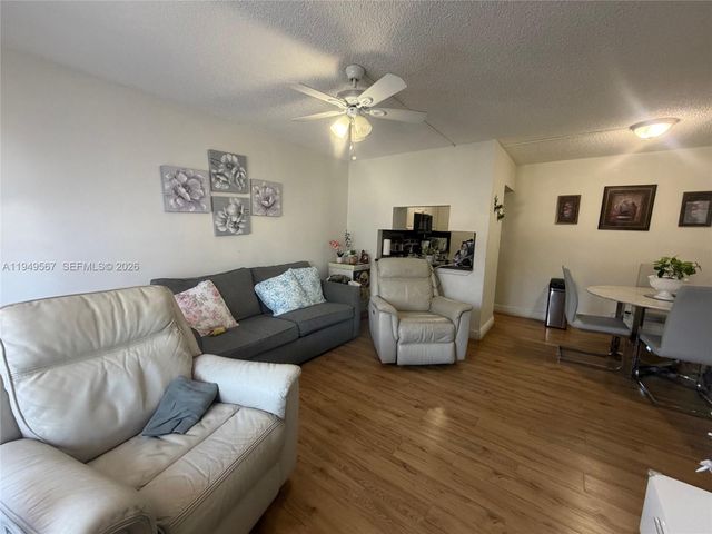 10054 Winding Lake Rd 103, Sunrise, FL 33351