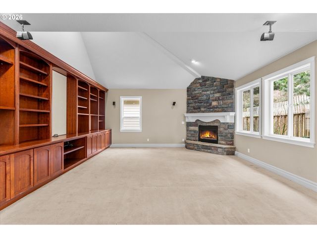 11073 Se RIMROCK Dr, Happy Valley, OR 97086