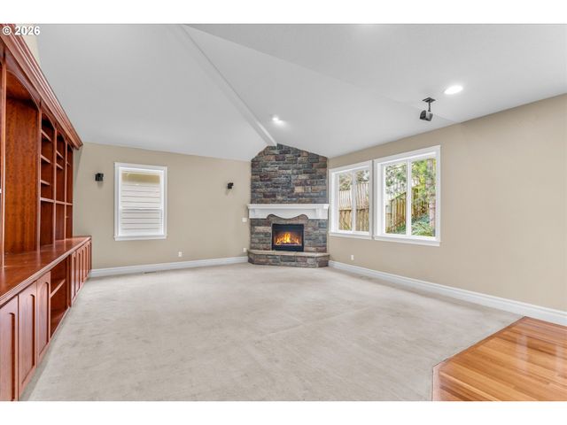 11073 Se RIMROCK Dr, Happy Valley, OR 97086