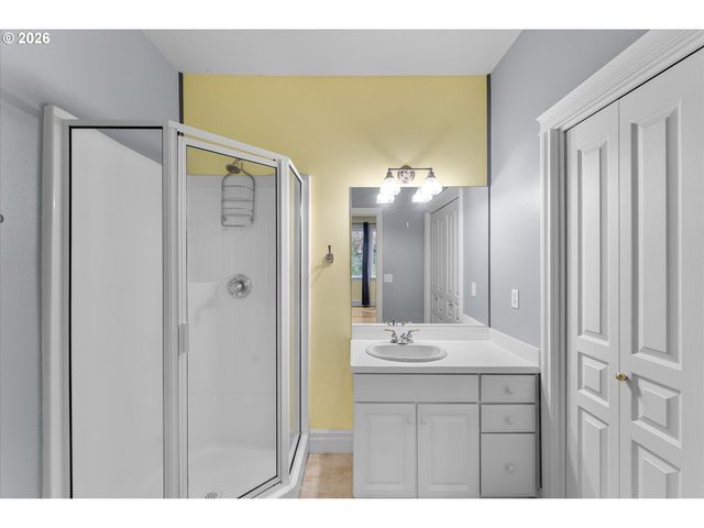 11073 Se RIMROCK Dr, Happy Valley, OR 97086