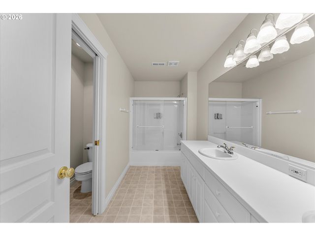 11073 Se RIMROCK Dr, Happy Valley, OR 97086