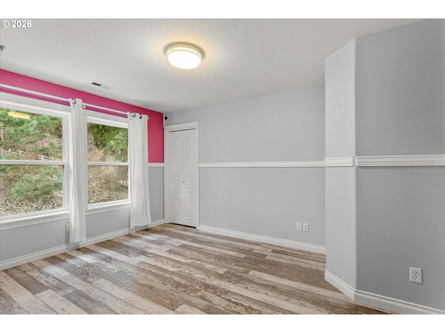 11073 Se RIMROCK Dr, Happy Valley, OR 97086