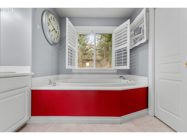 11073 Se RIMROCK Dr, Happy Valley, OR 97086