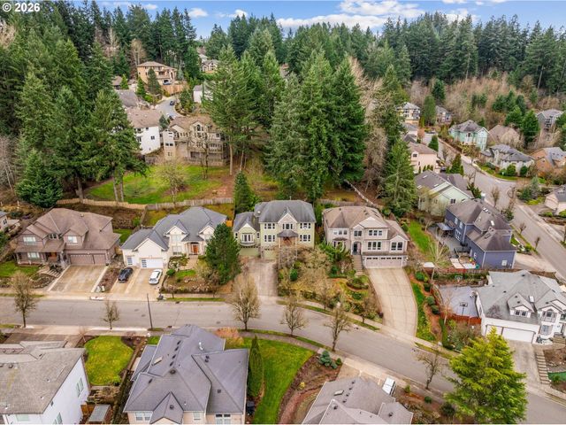 11073 Se RIMROCK Dr, Happy Valley, OR 97086