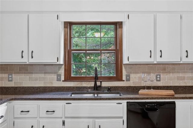 233 Shadowlake Court SE, Marietta, GA 30067