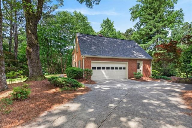 233 Shadowlake Court SE, Marietta, GA 30067