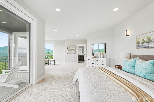 510 Viewcrest Drive NW, Issaquah, WA 98027