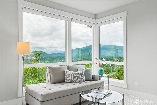 510 Viewcrest Drive NW, Issaquah, WA 98027