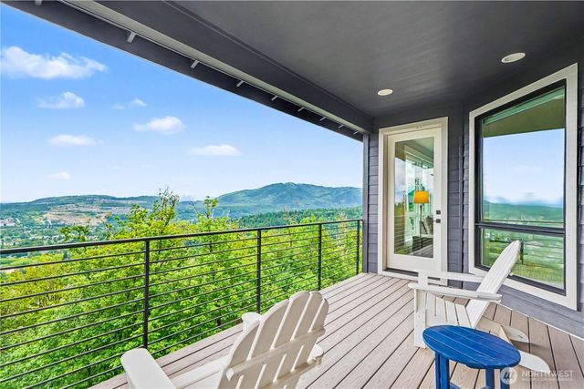 510 Viewcrest Drive NW, Issaquah, WA 98027