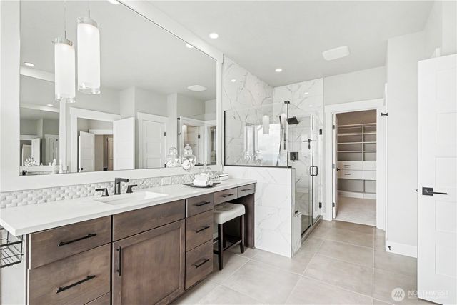510 Viewcrest Drive NW, Issaquah, WA 98027
