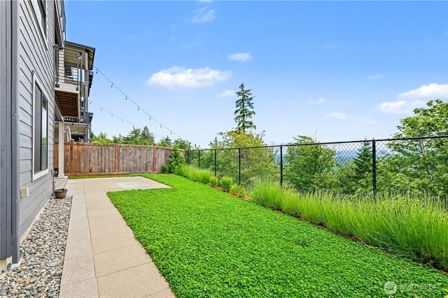 510 Viewcrest Drive NW, Issaquah, WA 98027