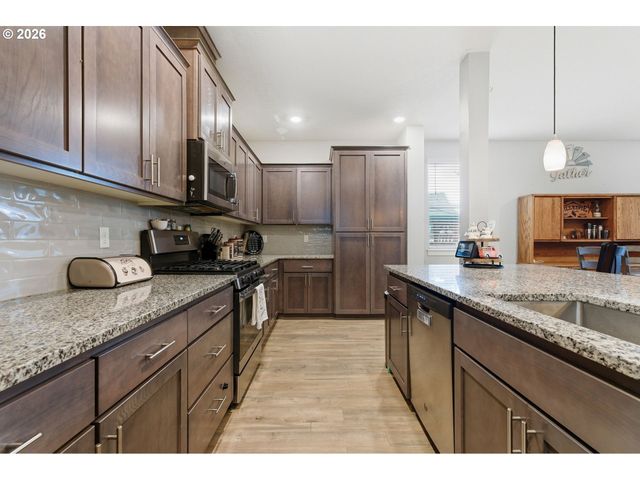 476 Sw 15TH Ave, Canby, OR 97013