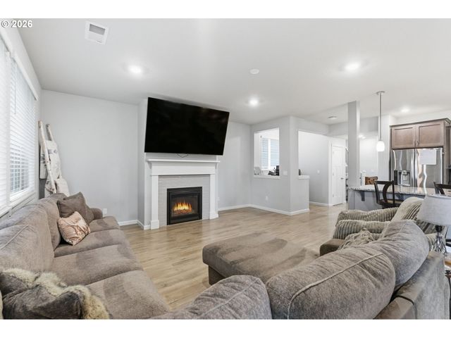 476 Sw 15TH Ave, Canby, OR 97013