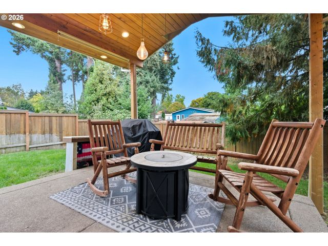 476 Sw 15TH Ave, Canby, OR 97013