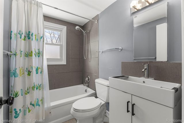 637 Ironwood Drive, Ann Arbor, MI 48103