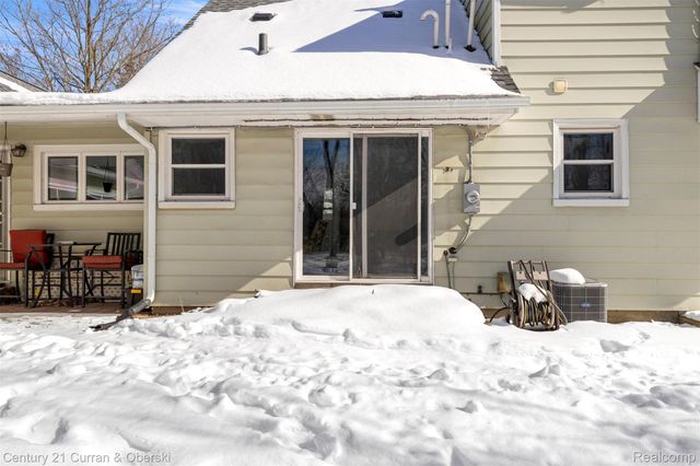 637 Ironwood Drive, Ann Arbor, MI 48103