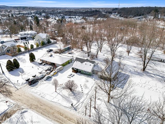 637 Ironwood Drive, Ann Arbor, MI 48103