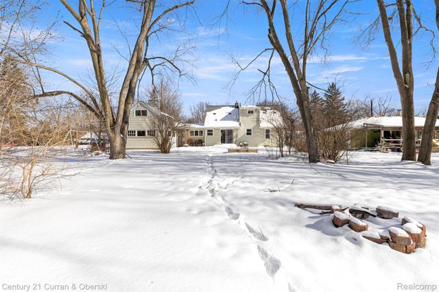 637 Ironwood Drive, Ann Arbor, MI 48103