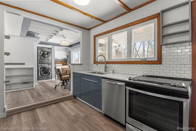 637 Ironwood Drive, Ann Arbor, MI 48103