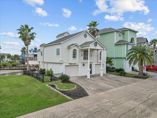 132 Starboard Drive, San Leon, TX 77539