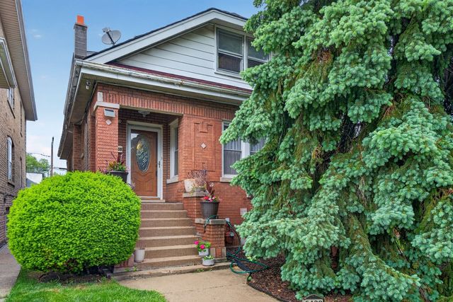 5438 W Melrose Street, Chicago, IL 60641