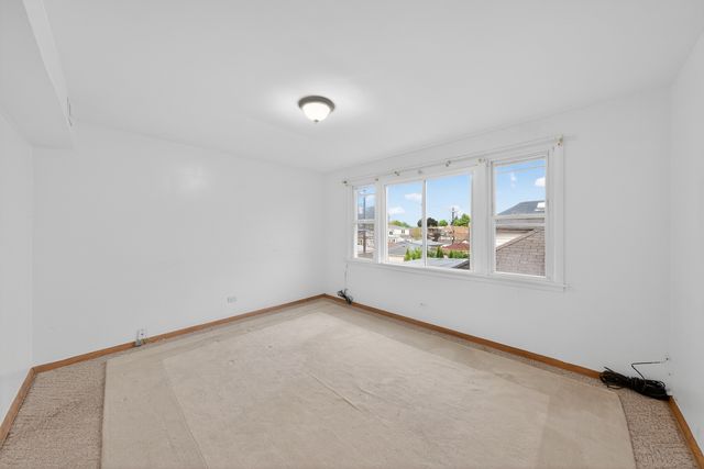 5438 W Melrose Street, Chicago, IL 60641