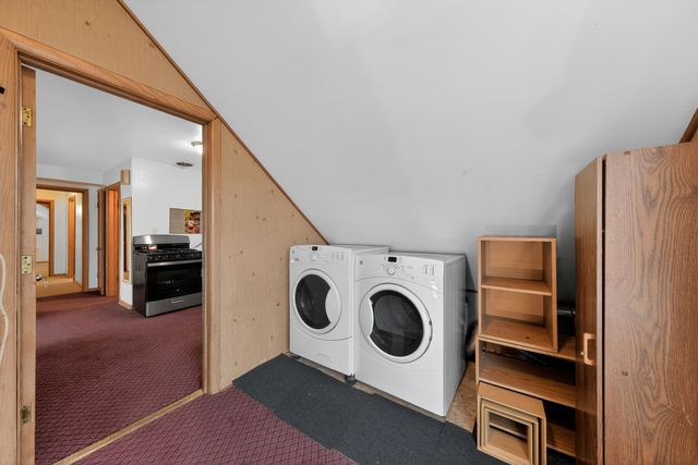 5438 W Melrose Street, Chicago, IL 60641