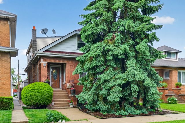 5438 W Melrose Street, Chicago, IL 60641