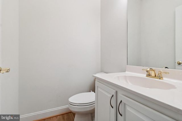 4427 BROOKSIDE DR, Alexandria, VA 22312