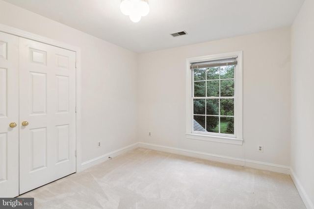 4427 BROOKSIDE DR, Alexandria, VA 22312