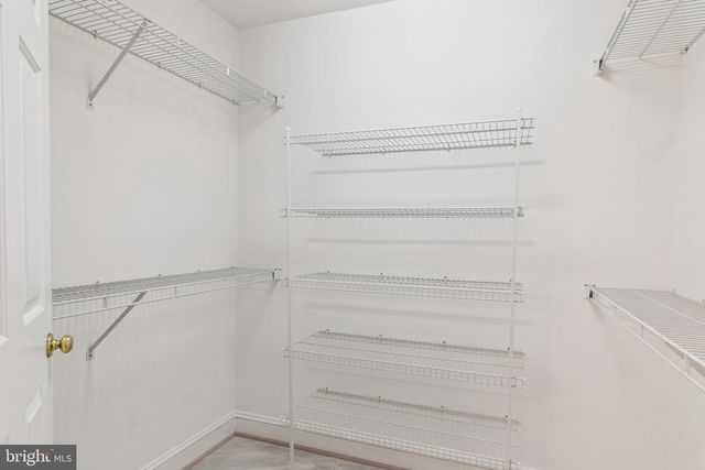 4427 BROOKSIDE DR, Alexandria, VA 22312