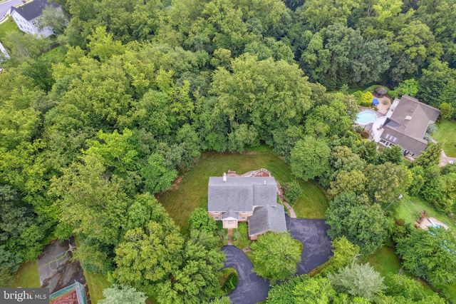 4427 BROOKSIDE DR, Alexandria, VA 22312