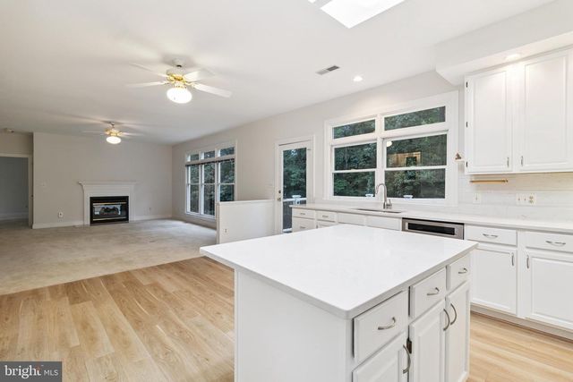 4427 BROOKSIDE DR, Alexandria, VA 22312