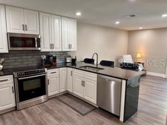 559 QUINTANA PLACE NE, St Petersburg, FL 33703